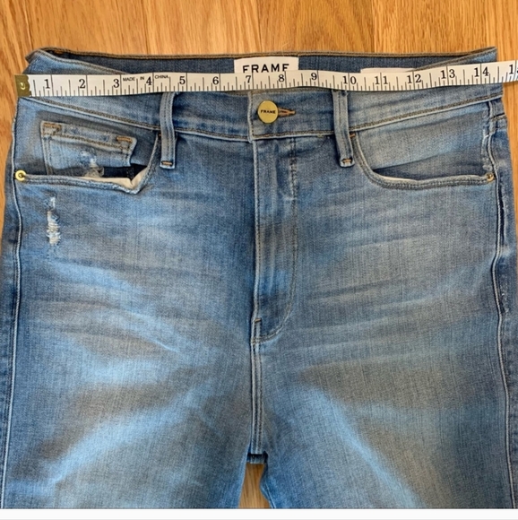 🔥NEW TO CLOSET!!!Frame Le Sylvie Raw Edge Denim🔥 - Picture 4 of 7